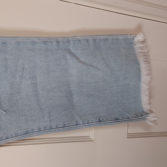 J Brand Selena Mid Rise Bootcut Crop Gigi Destruct - Picture 10 of 12